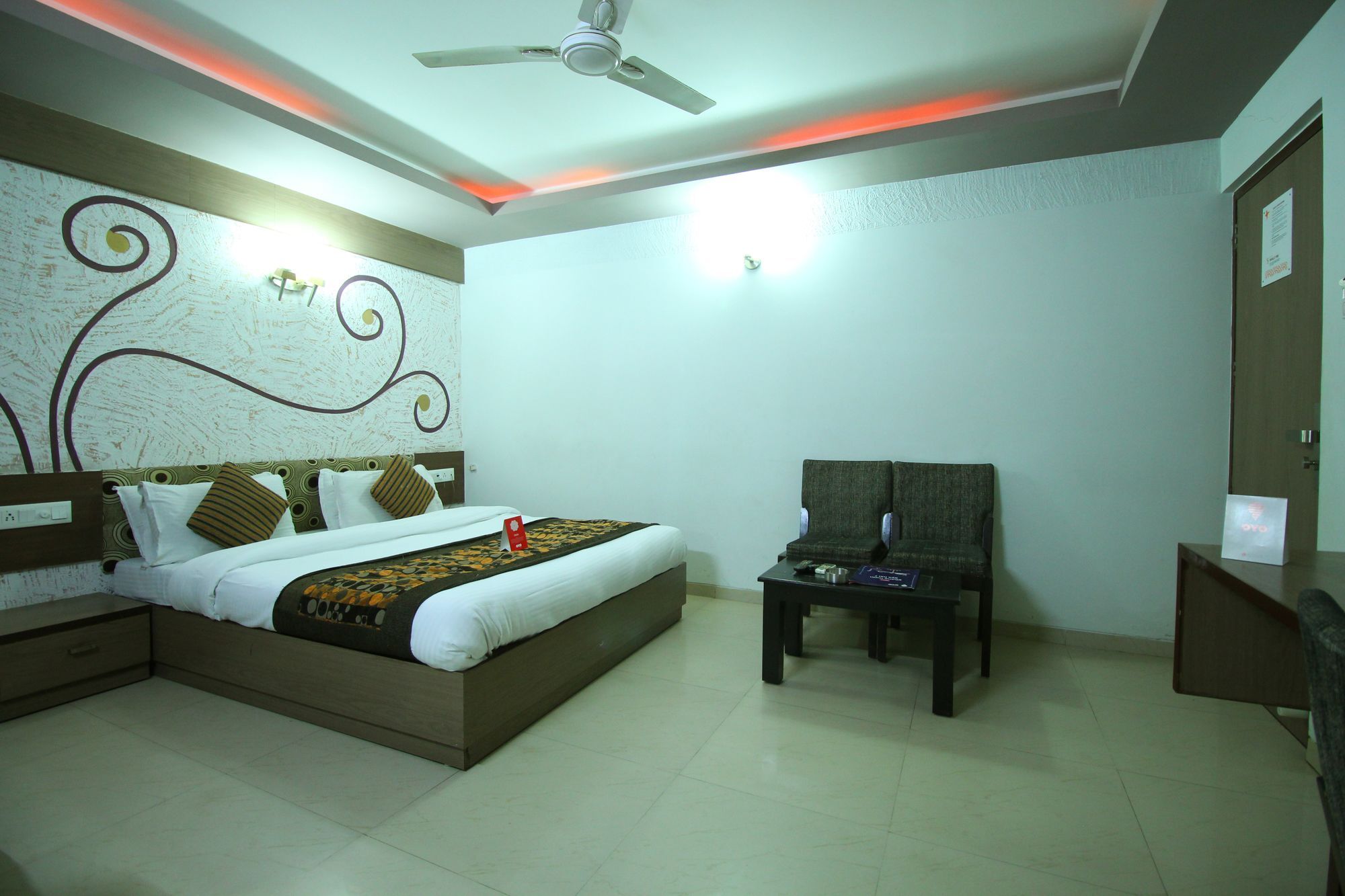 Oyo 4161 Hotel Shailly Inn Ahmedabad Exterior foto